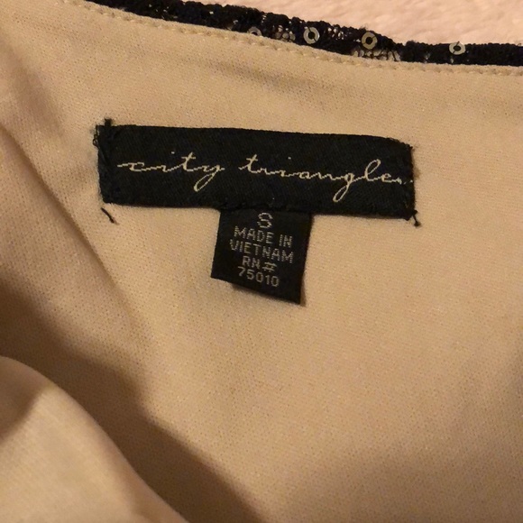 City Triangles Bodycon Black Nude Dress - Picture 4 of 4